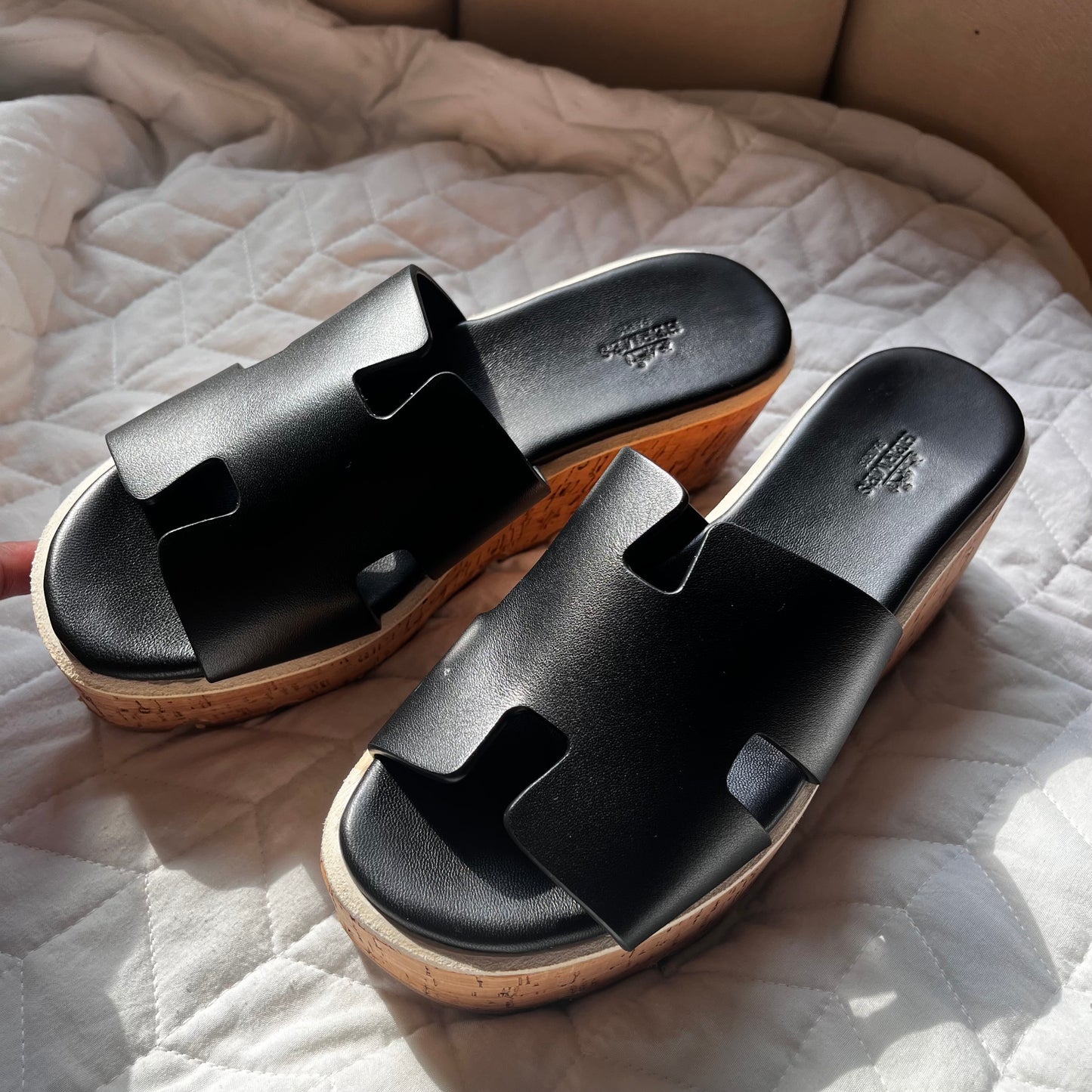 Hermes Eze Black