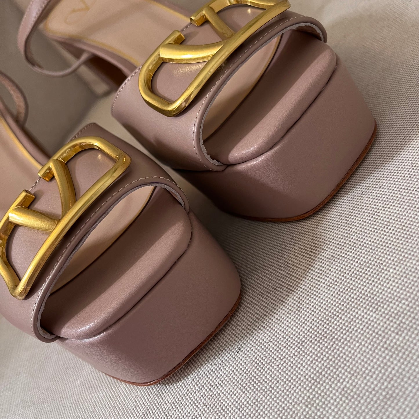 Valentino Pumps (Nude)