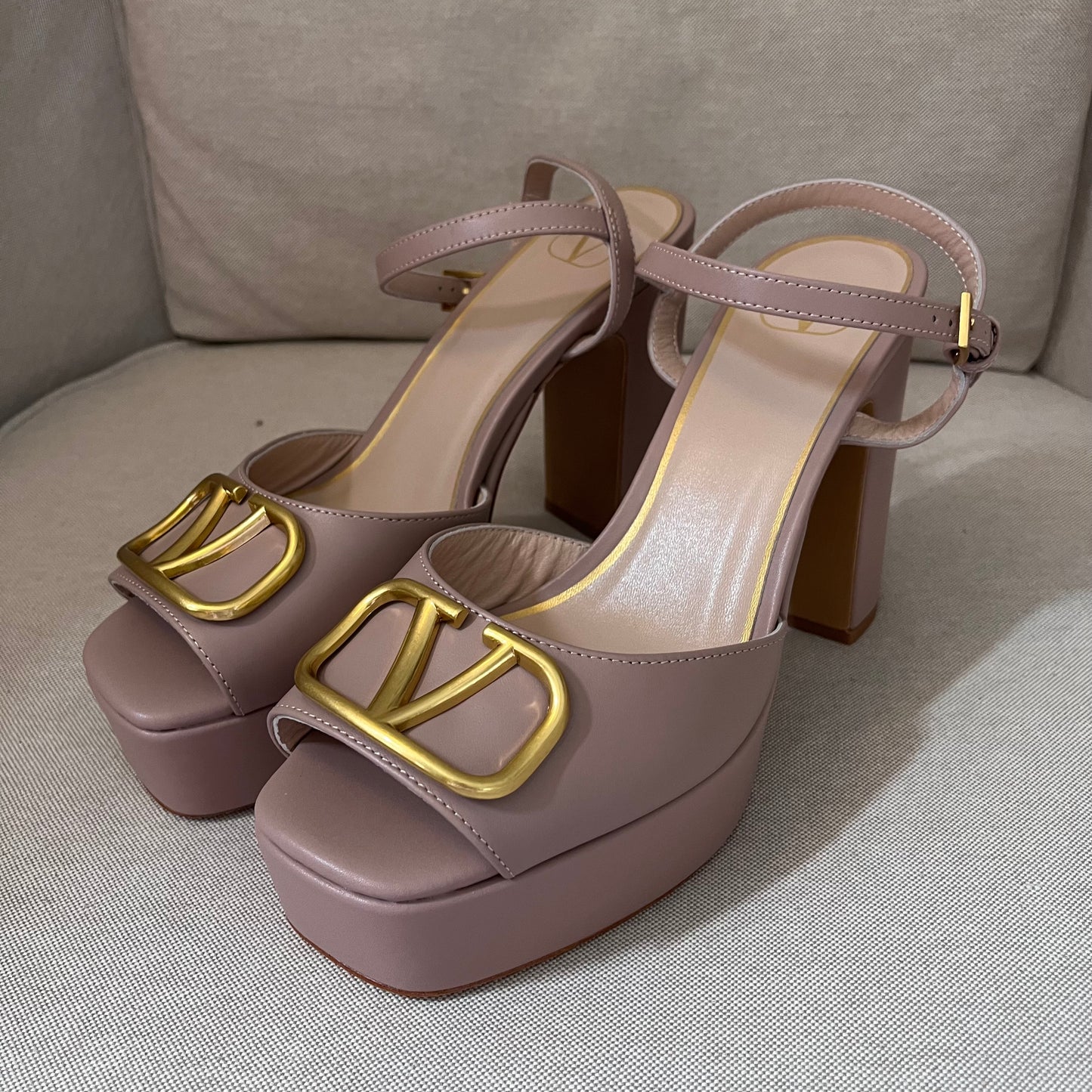 Valentino Pumps (Nude)