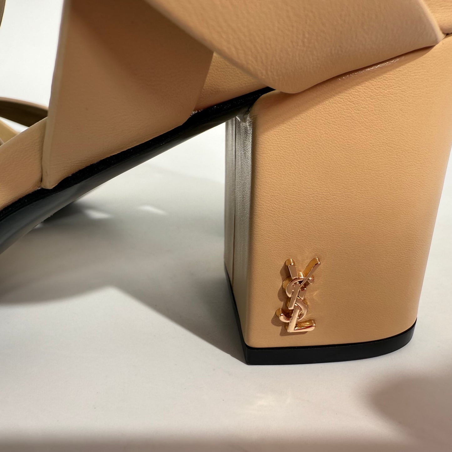 Yves Saint Laurent Pumps (Nude)