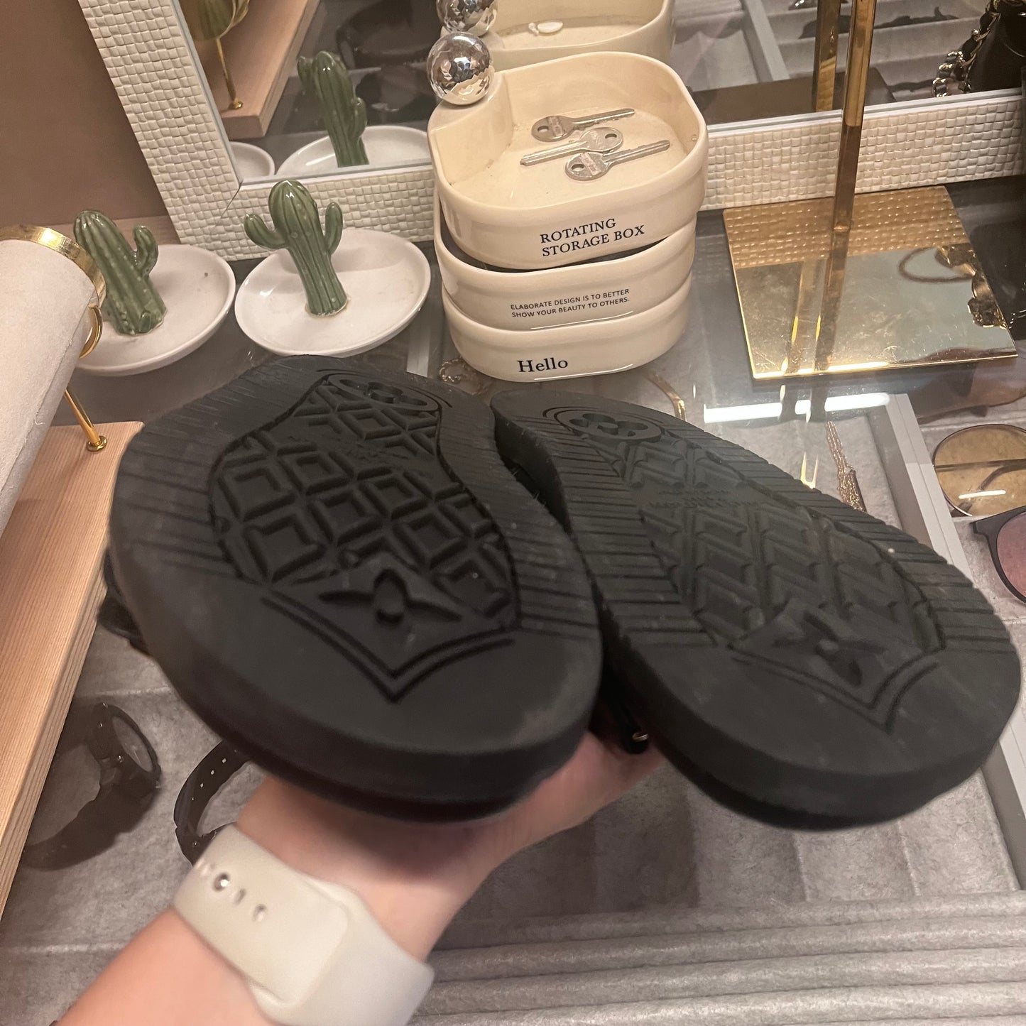 Louis Vuitton Mandals