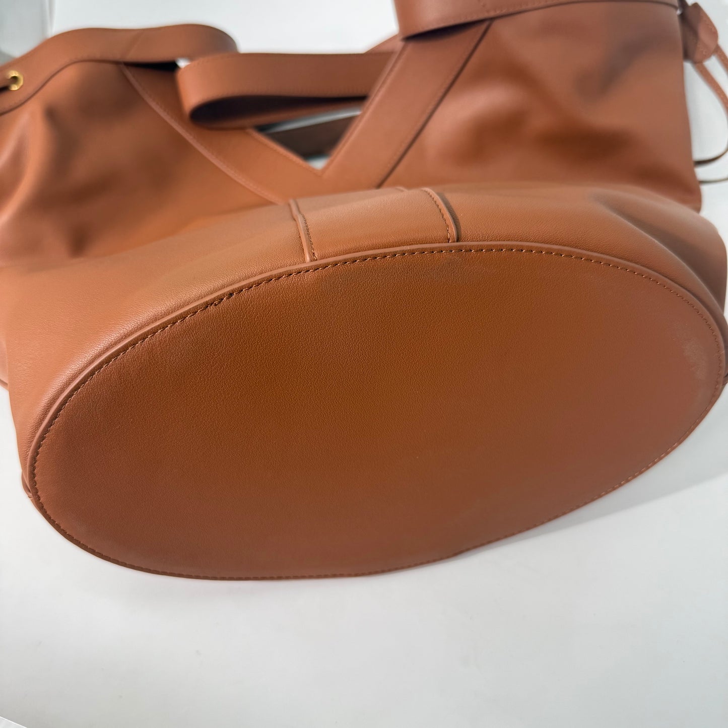 Yves Saint Laurent Tote Bag (Medium)