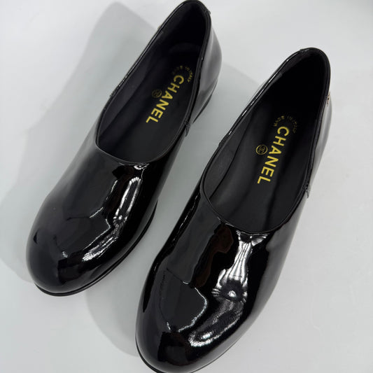 Chanel 25C Black Patent Leather Loafers