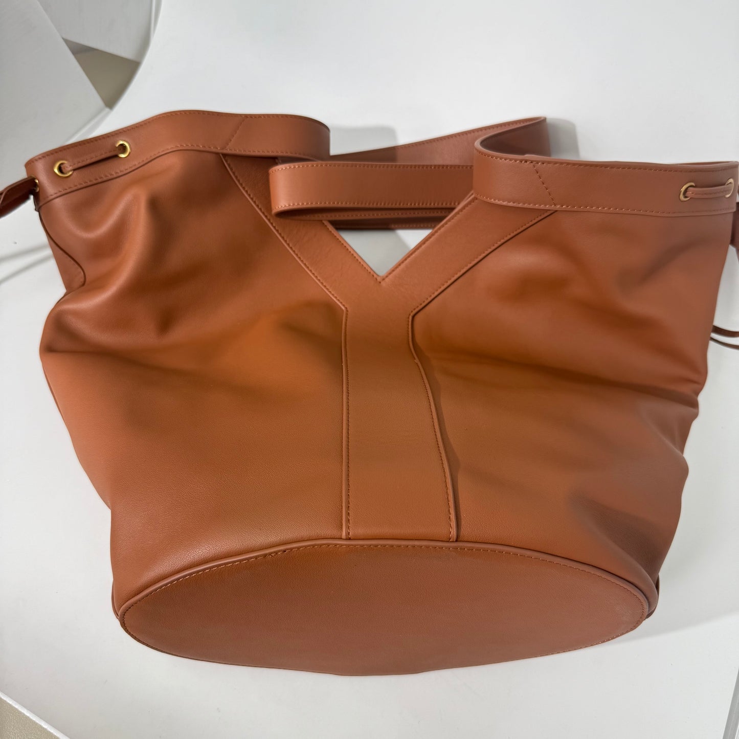 Yves Saint Laurent Tote Bag (Medium)