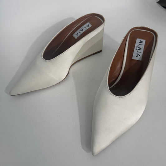 Alaïa White Staib Point-Toe Wedge Mules