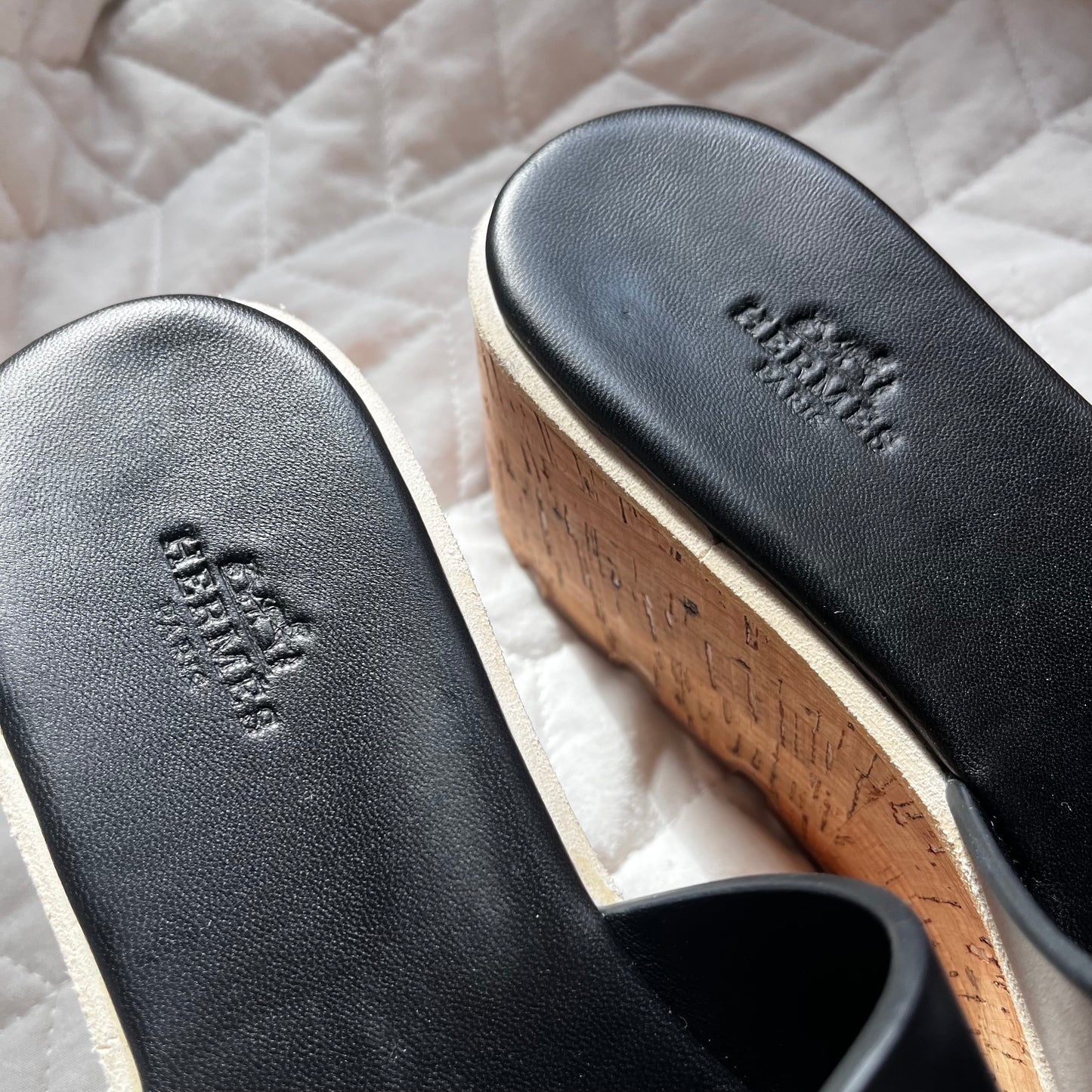 Hermes Eze Black
