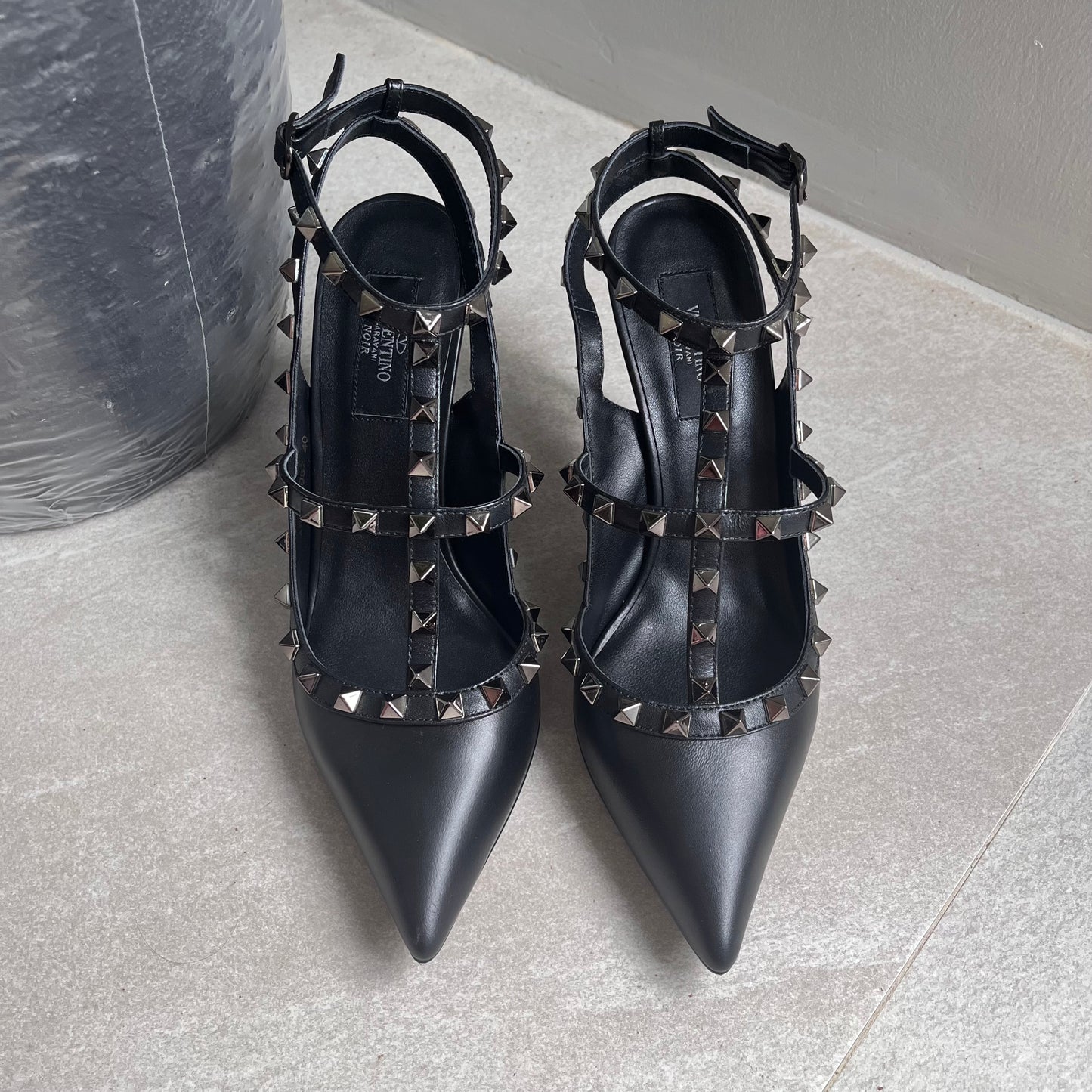 Valentino Rock Stud Pumps (All black)
