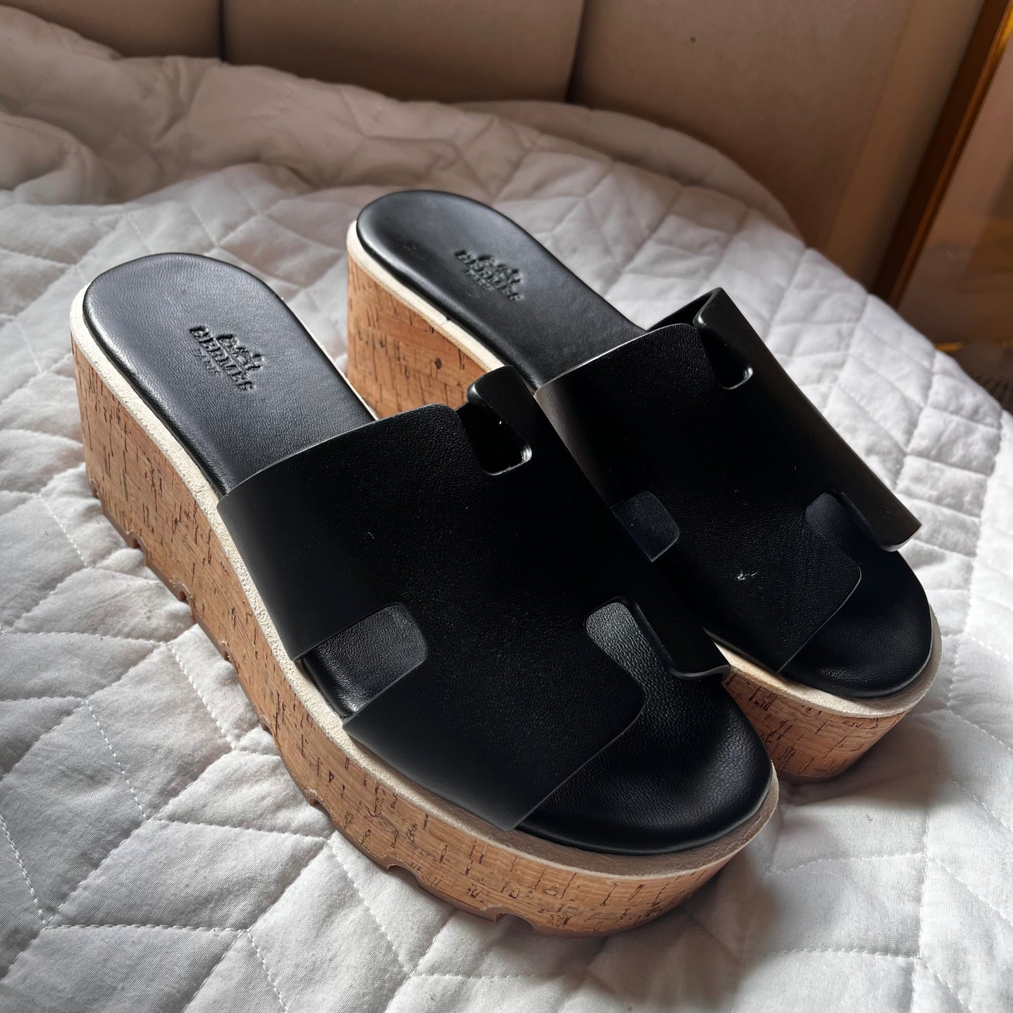 Hermes Eze Black
