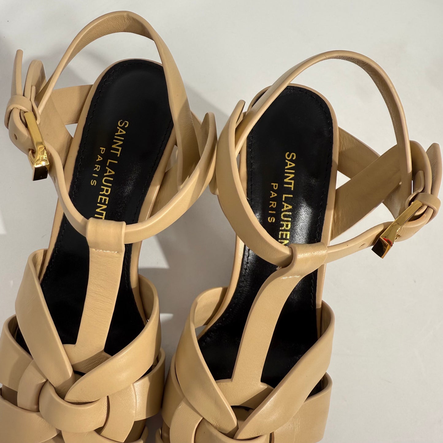 Yves Saint Laurent Pumps (Nude)