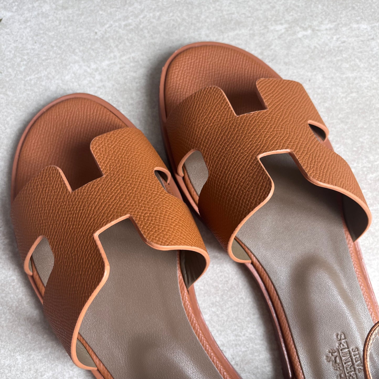 Hermes Oasis Flats