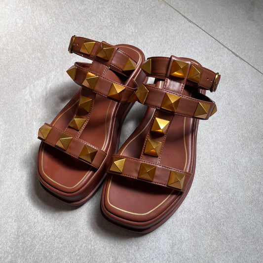 Valentino Garavani Roman Studs