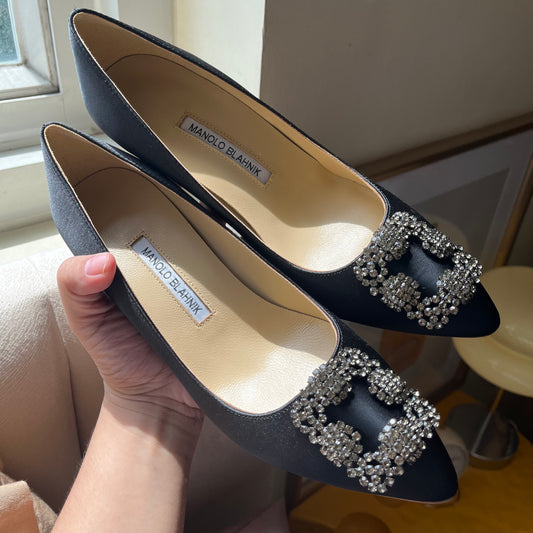 Manolo Blahnik Hangisi