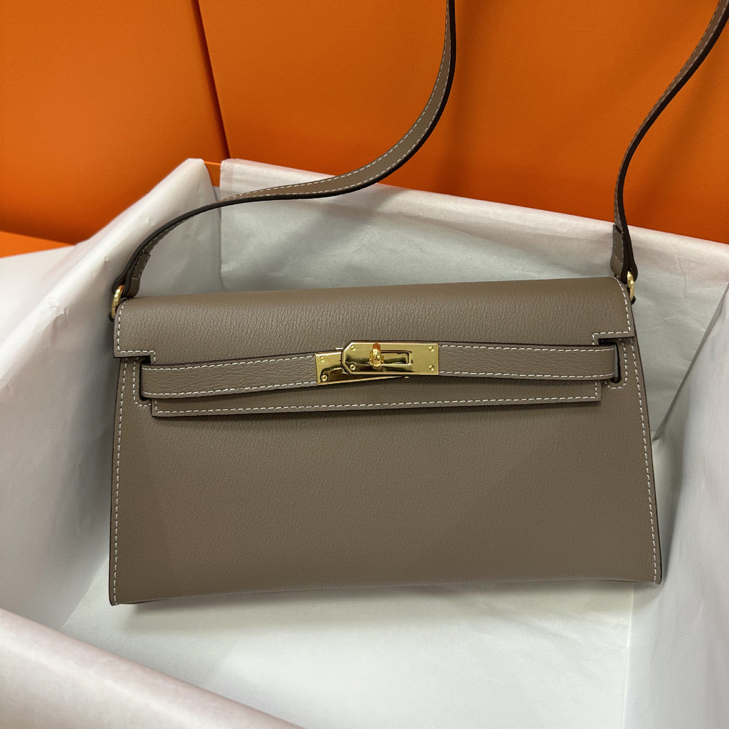"Ariana" Handmade Bespoke Leather Bag (Brandless)