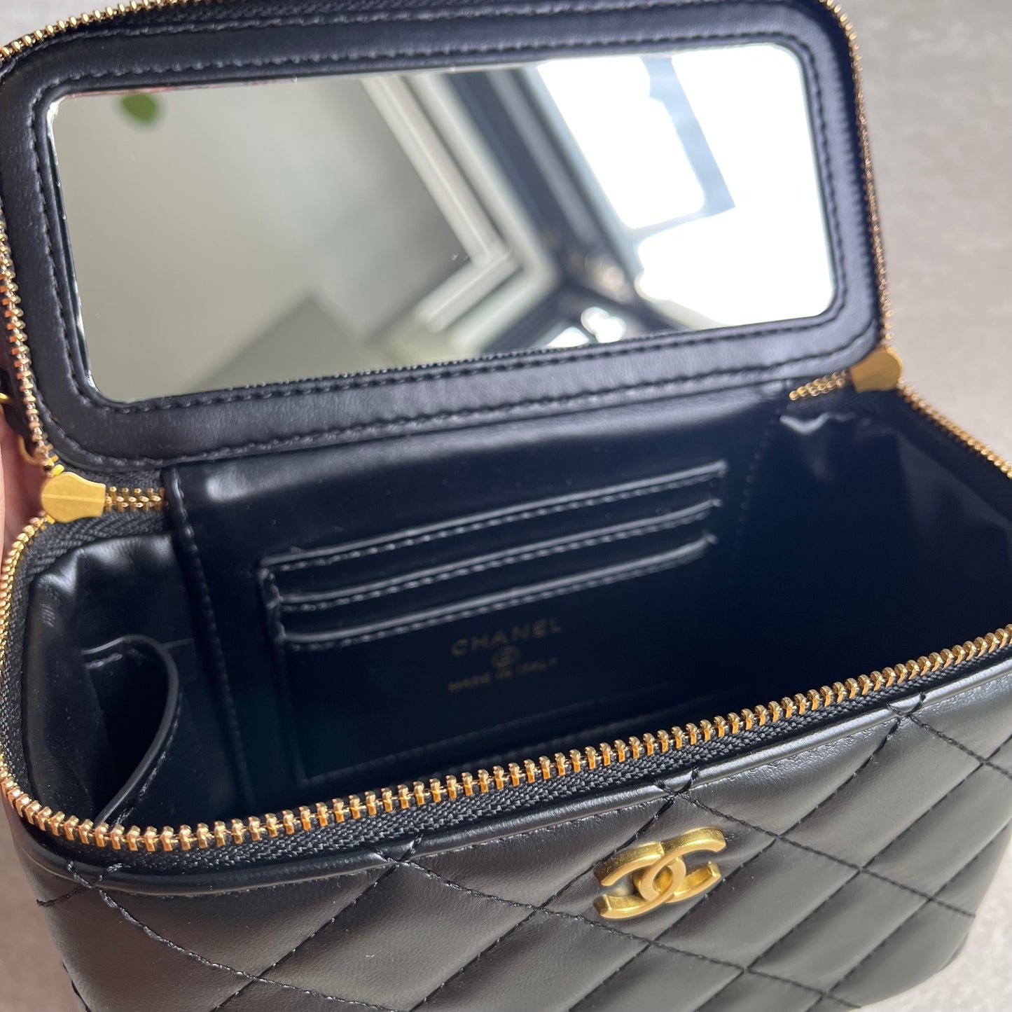 Chanel VIP Crossbody 2025 (Make up style)
