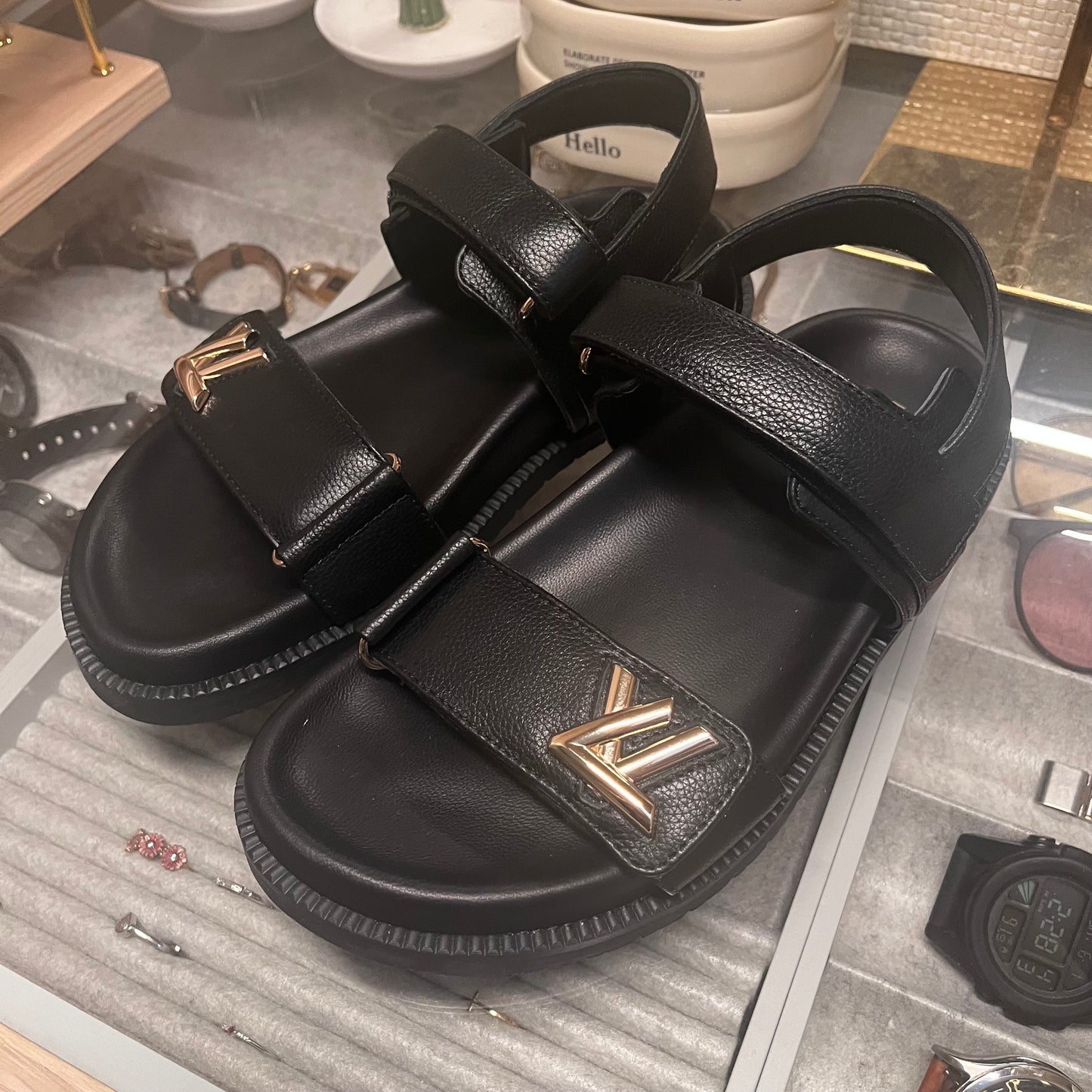 Louis Vuitton Mandals