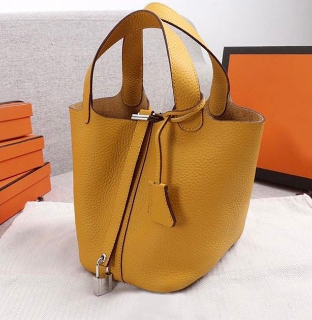 Picotin 22 Grained Leather