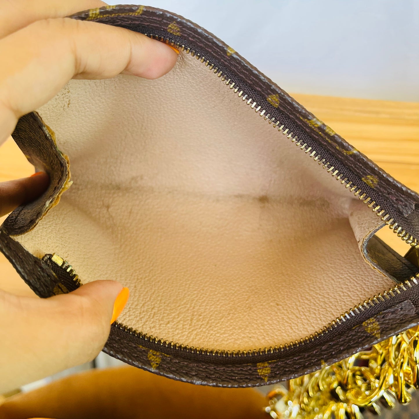 Lou!s Vuitton Pochette