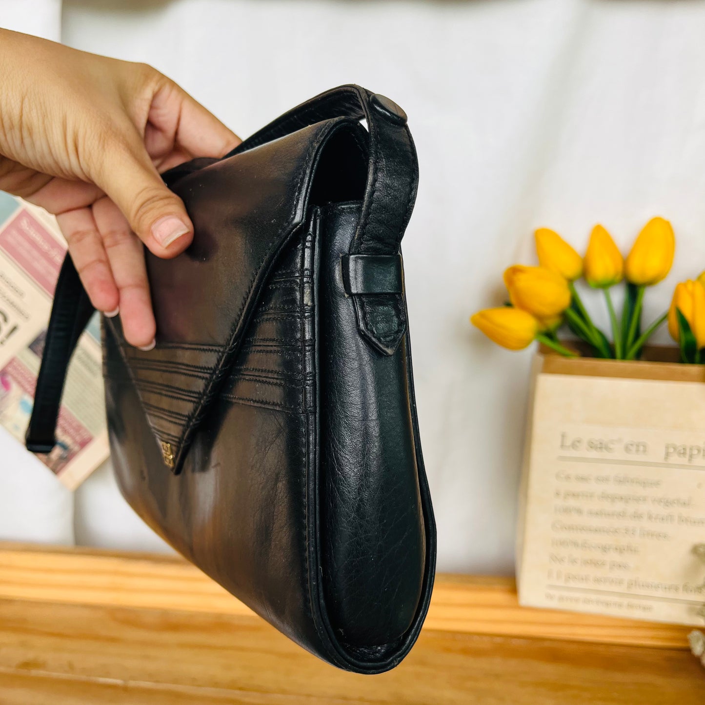 Giv3nchy Envelope Crossbody