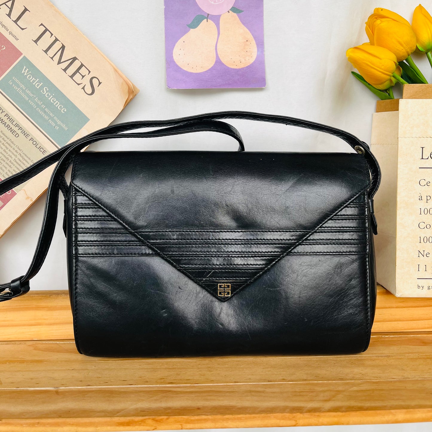 Giv3nchy Envelope Crossbody