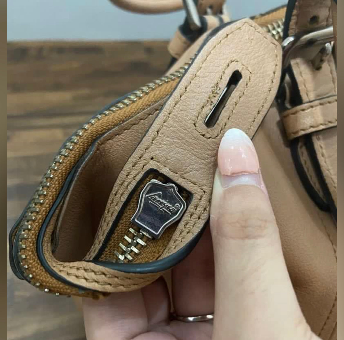 Prad@ Tote Bag