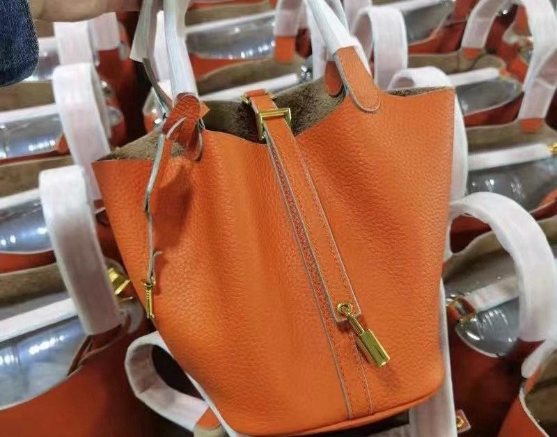 Picotin 22 Grained Leather