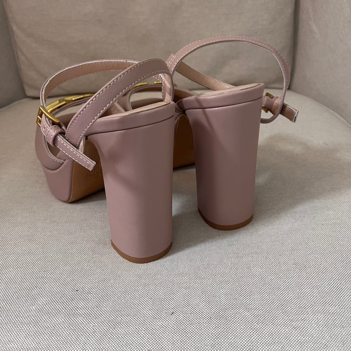 Valentino Pumps (Nude)