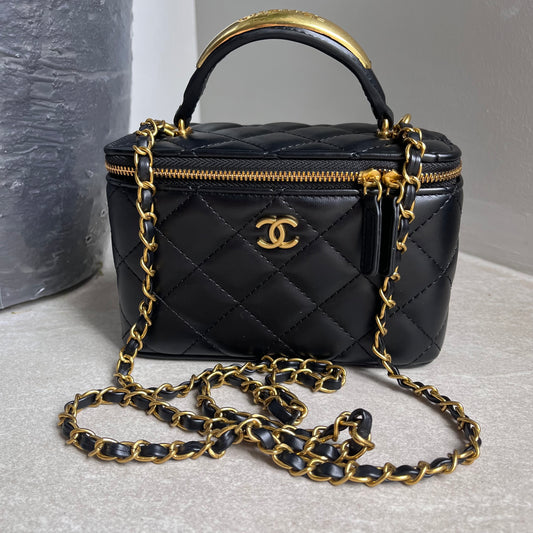 Chanel VIP Crossbody 2025 (Make up style)