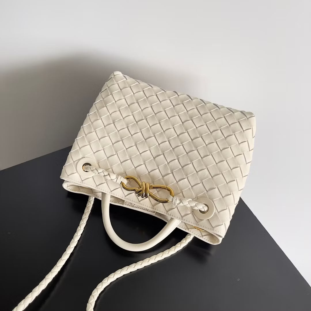 Bottega Veneta Andiamo (Sea White)