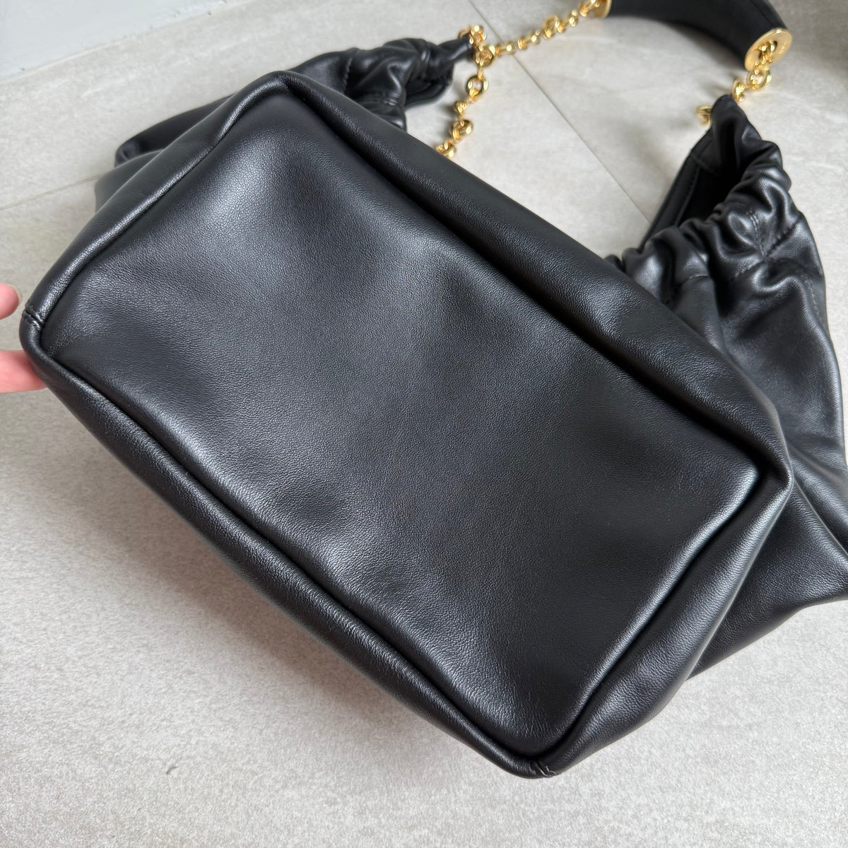 Loewe Squeeze Shoulder Bag (Large)