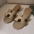 Hermes Oasis (Taupe)