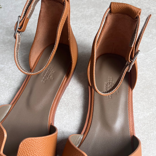 Hermes Oasis Flats