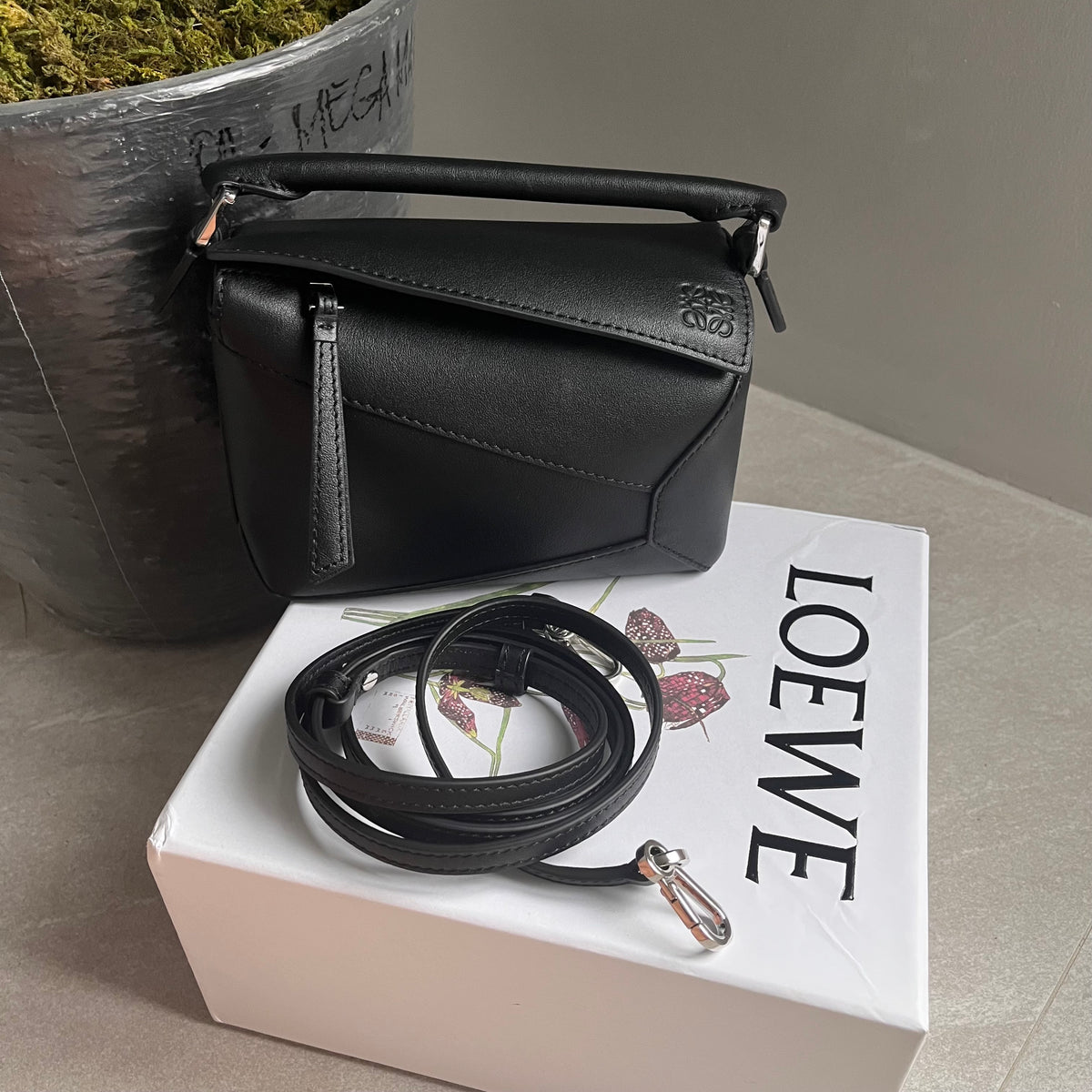Loewe Puzzle Crossbody (18cm/Black)