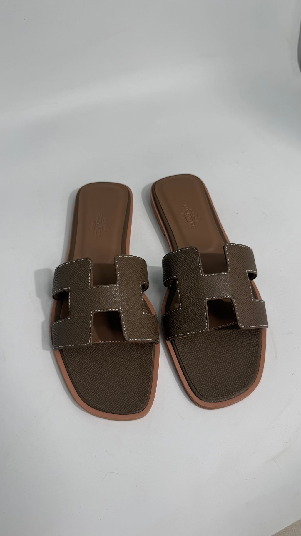 Hermes Oran Flats