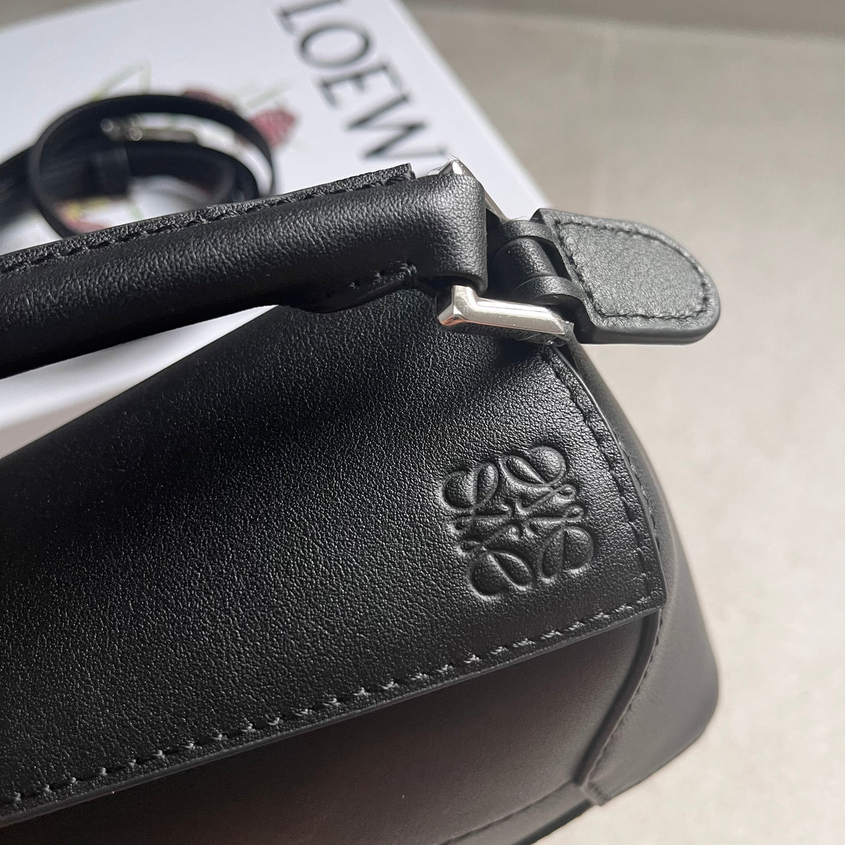 Loewe Puzzle Crossbody (18cm/Black)