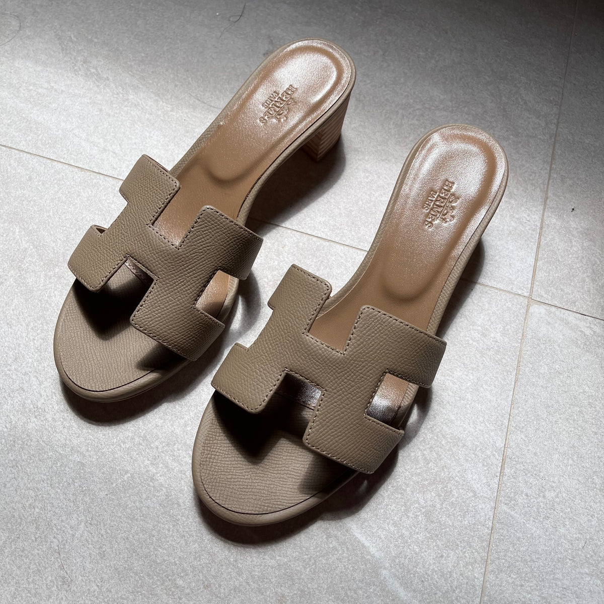 Hermes Oasis (Taupe)
