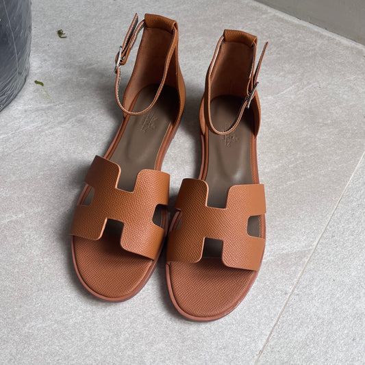 Hermes Oasis Flats