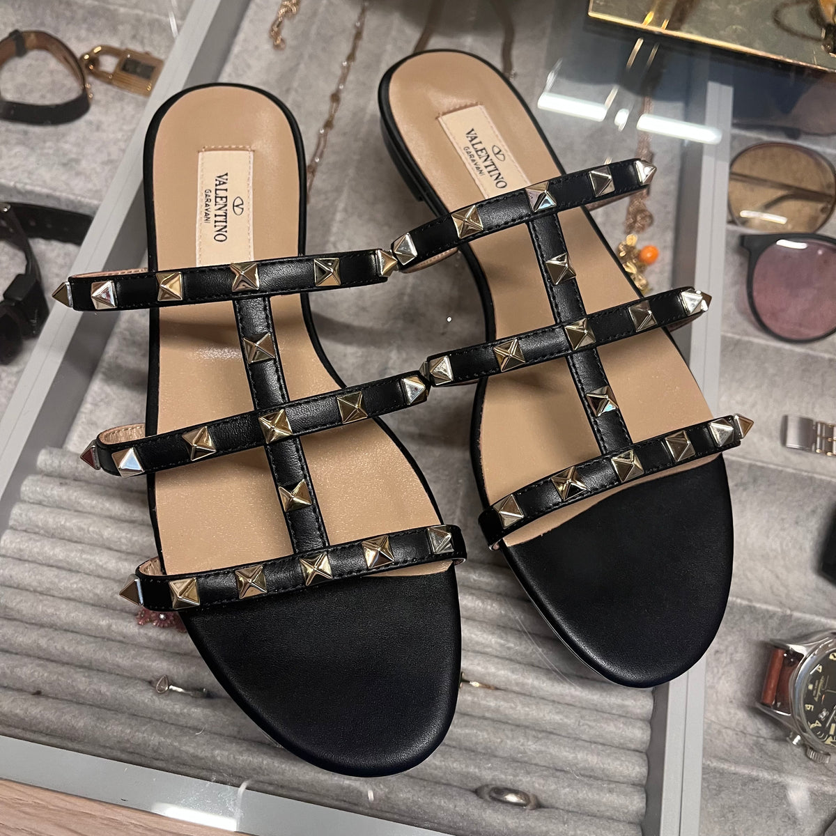 Valentino Garavani Studs Flats (Black)