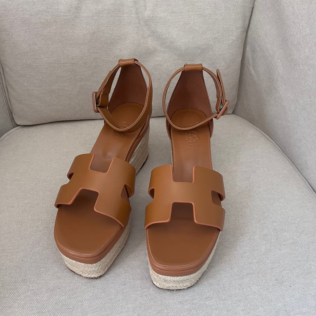 Hermes Feliz Sandals (Brown)