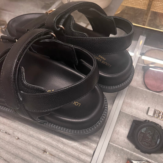 Louis Vuitton Mandals