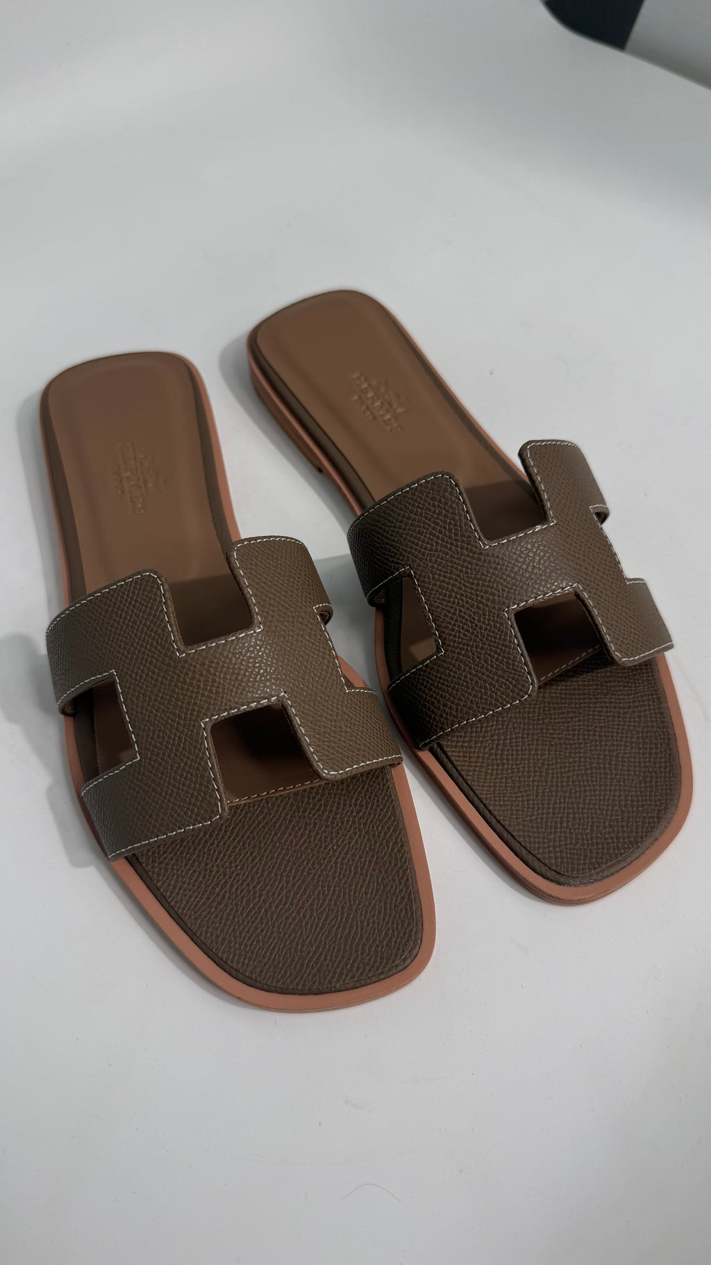 Hermes Oran Flats