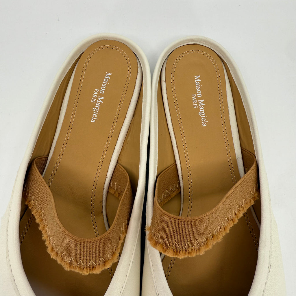 Maison Margiella Flats Mule (White)