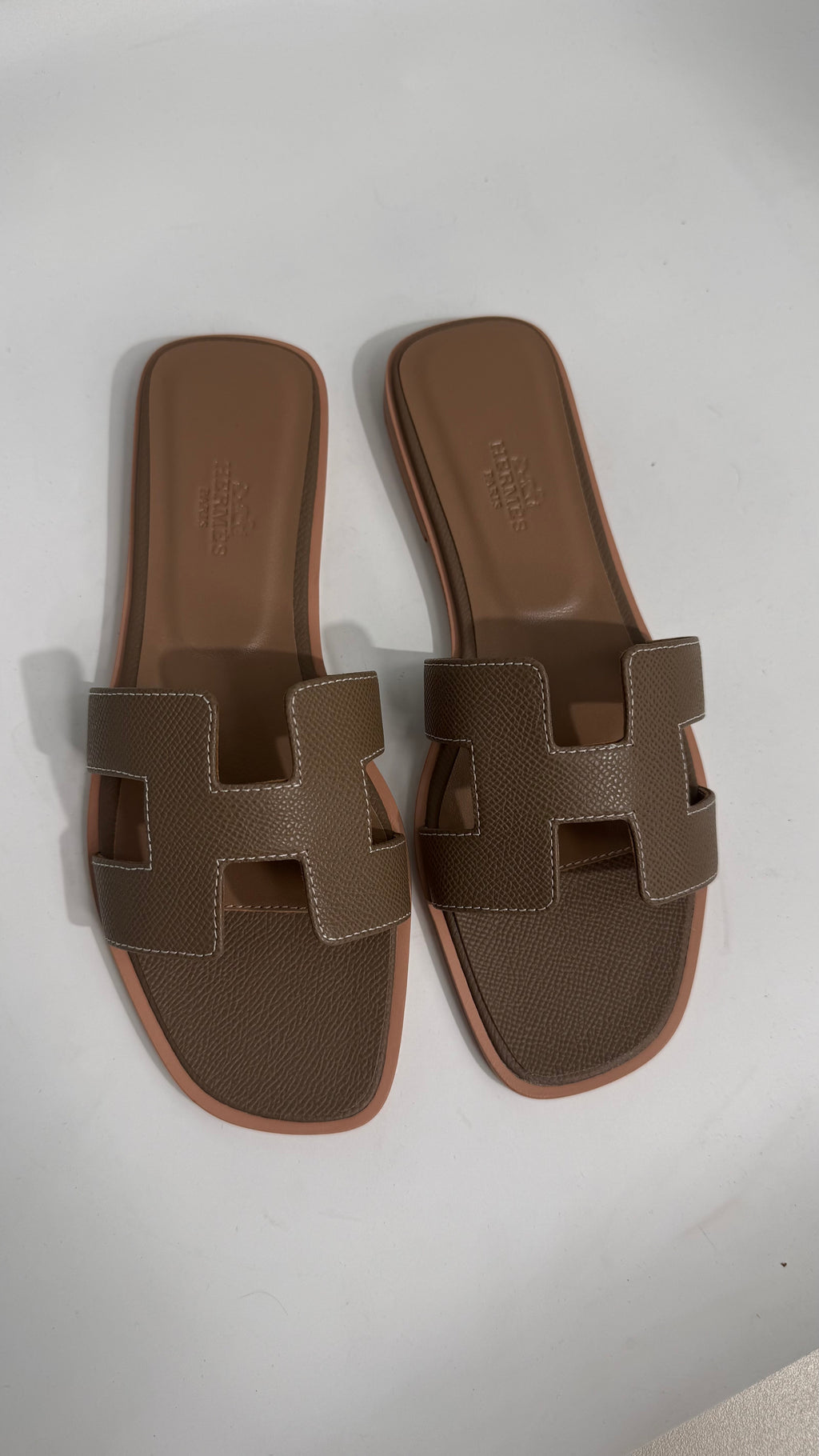 Hermes Oran Flats