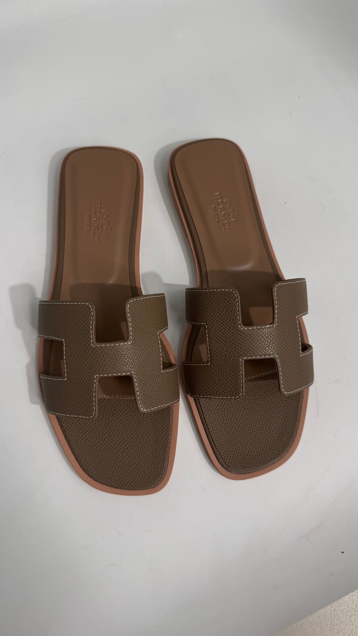 Hermes Oran Flats
