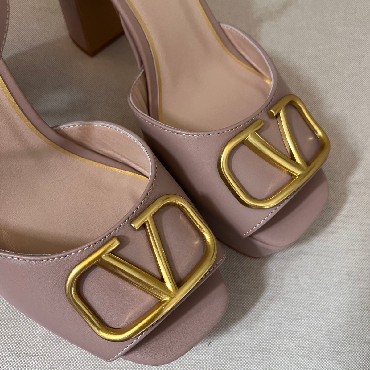 Valentino Pumps (Nude)