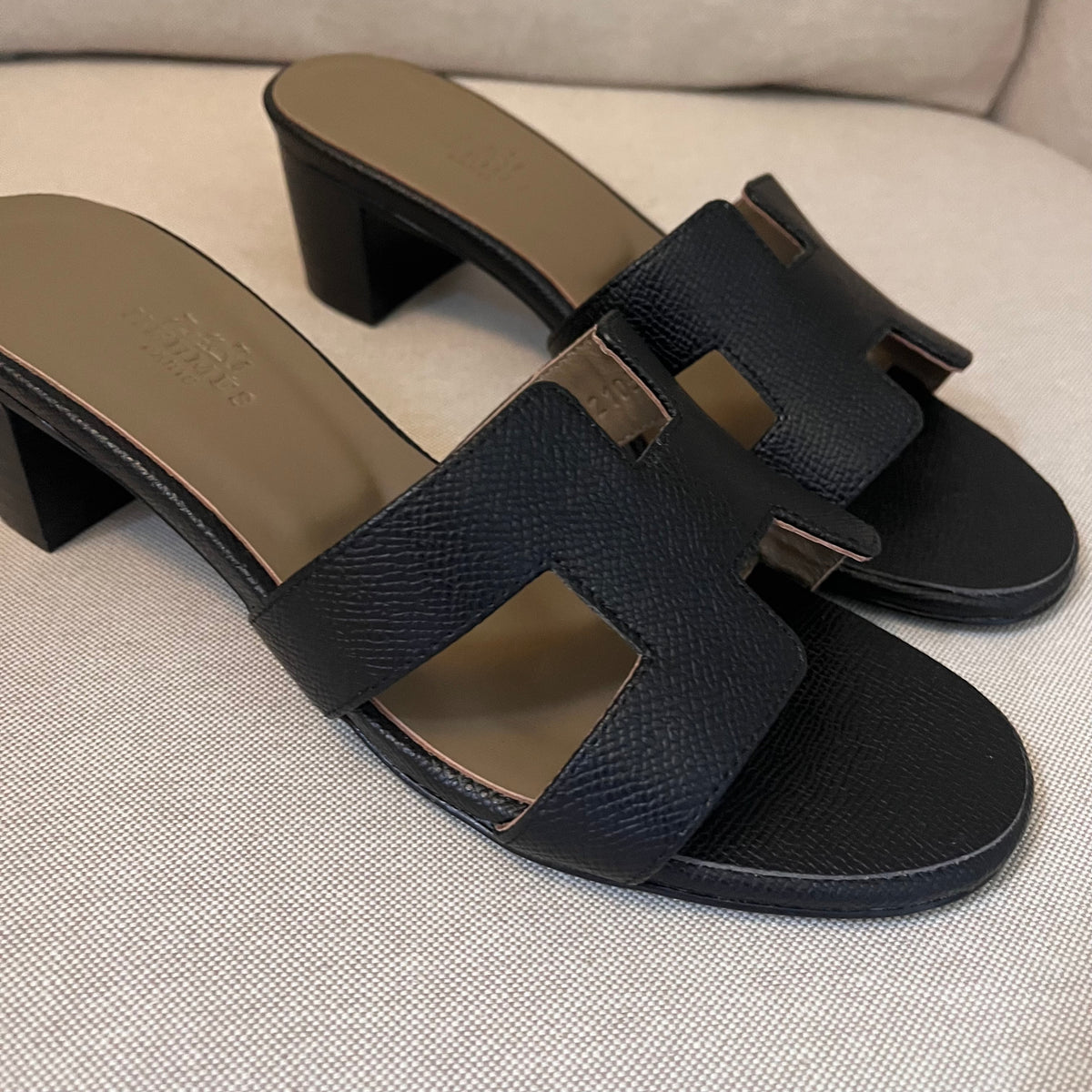 Hermes Oasis (Black