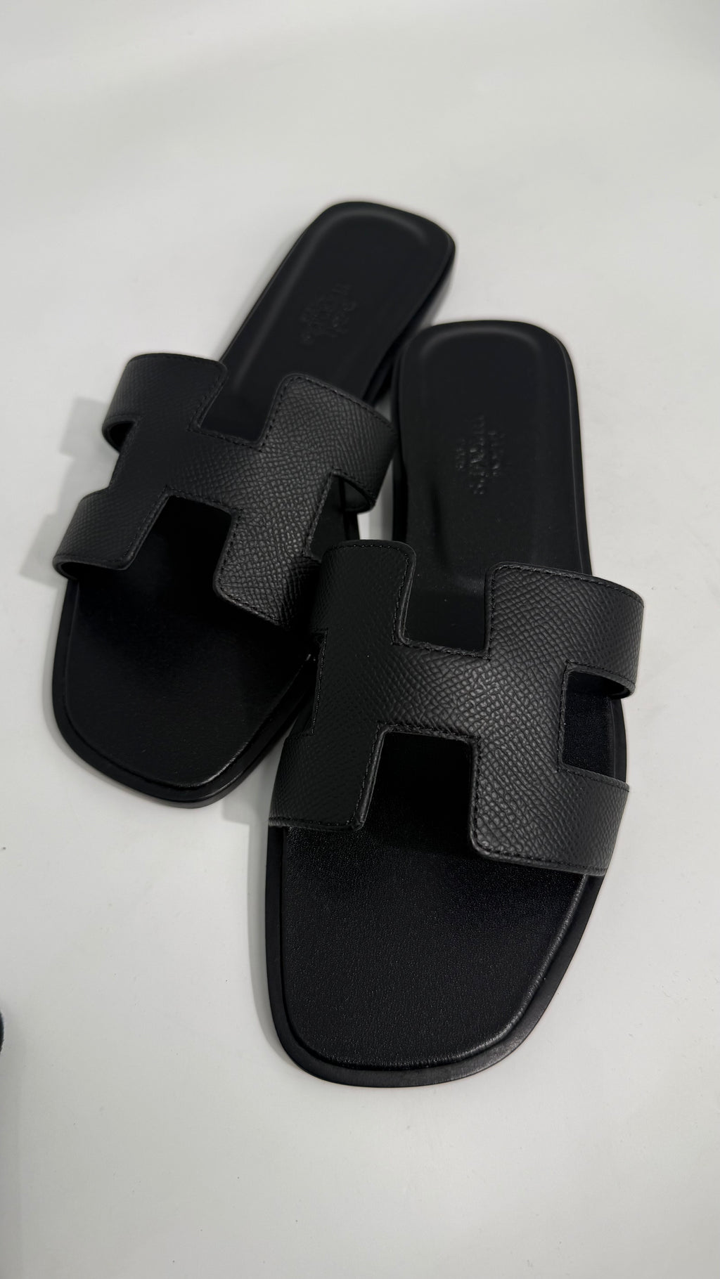 Hermes Oran Flats