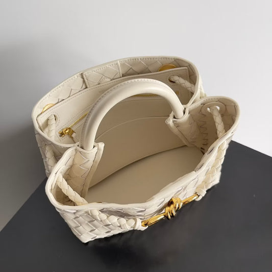 Bottega Veneta Andiamo (Sea White)