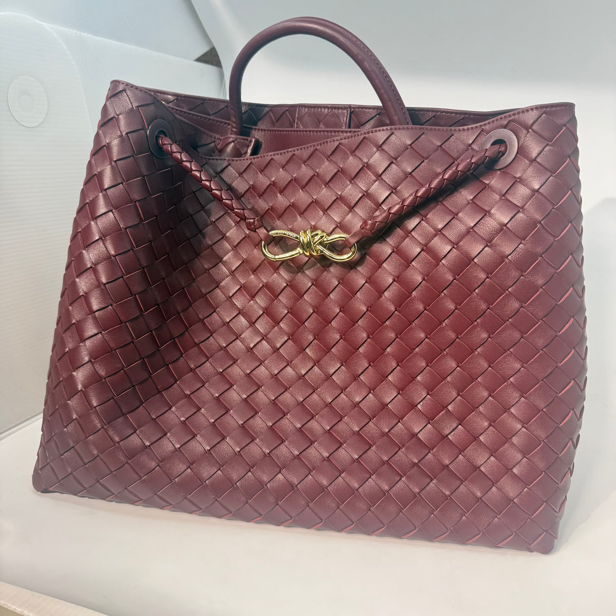 Bottega Venete Andiamo (Large/Maroon)