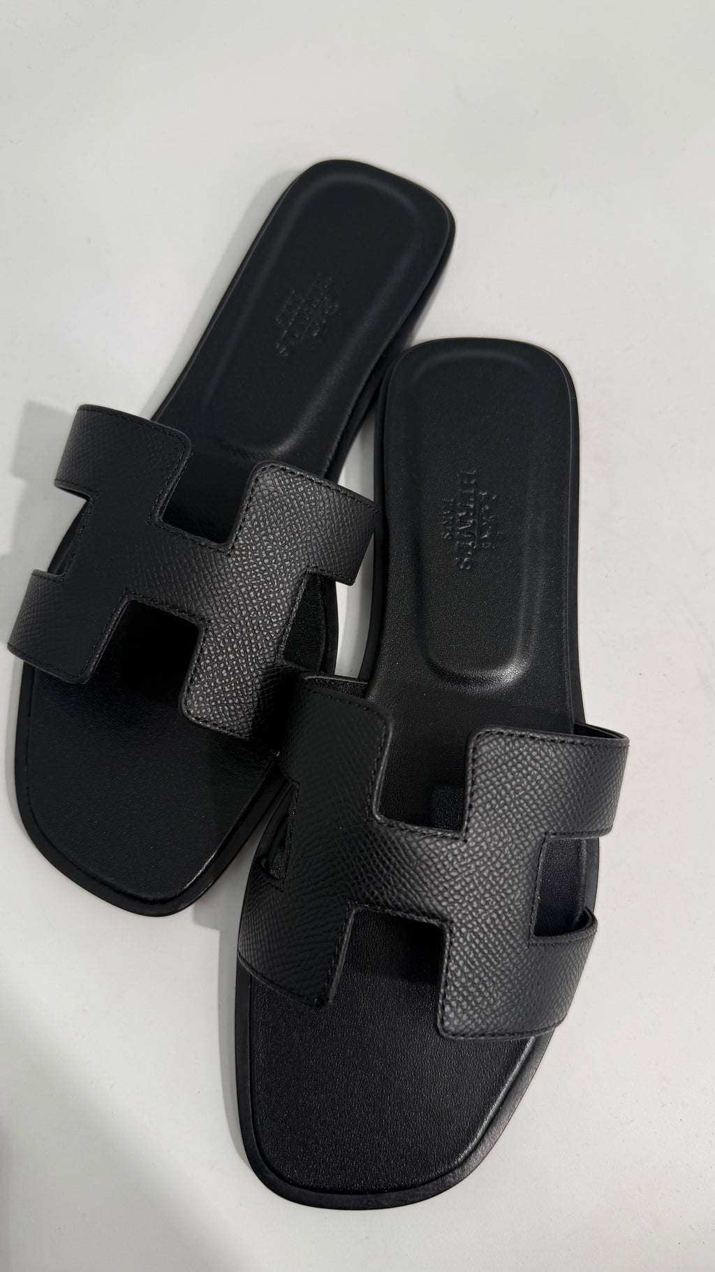 Hermes Oran Flats