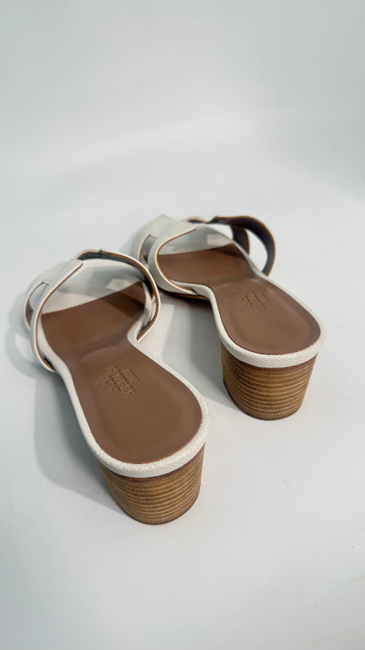 Hermes Oasis White